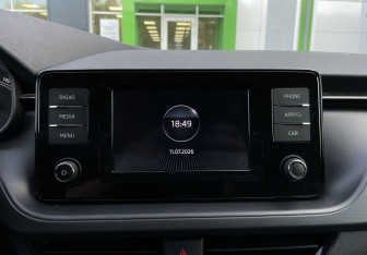 Подержанный автомобиль Skoda Rapid Liftback 2021 года (14 фото)