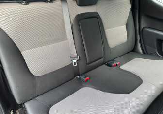 Подержанный автомобиль Mitsubishi L200 2015 года (10 фото)