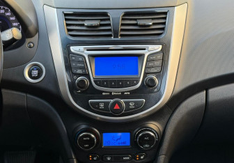 Подержанный автомобиль Hyundai Solaris Sedan 2011 года (15 фото)