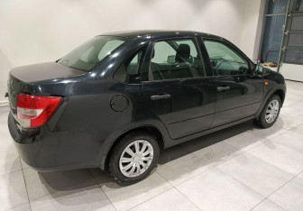 Подержанный автомобиль LADA (ВАЗ) Granta Sedan 2013 года (7 фото)