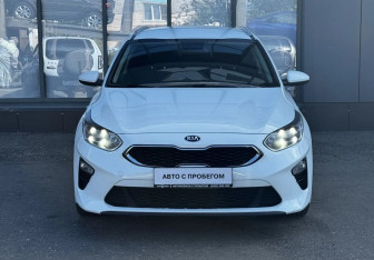 Подержанный автомобиль Kia Ceed Wagon 2019 года (2 фото)