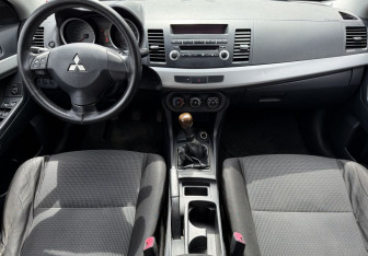 Подержанный автомобиль Mitsubishi Lancer Sedan 2007 года (9 фото)