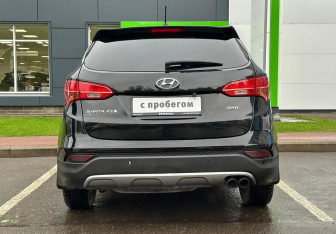 Подержанный автомобиль Hyundai Santa Fe 2012 года (6 фото)