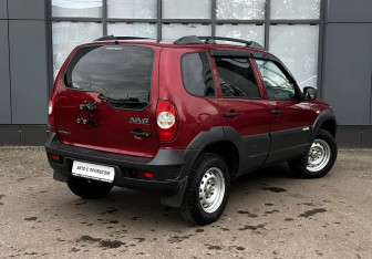 Подержанный автомобиль Chevrolet Niva 2017 года (6 фото)