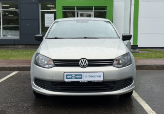 Подержанный автомобиль Volkswagen Polo Sedan 2013 года (2 фото)