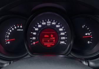 Подержанный автомобиль Kia Ceed Hatchback 2013 года (12 фото)