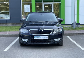 Подержанный автомобиль Skoda Octavia Liftback 2016 года (2 фото)
