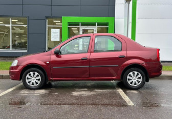 Подержанный автомобиль Renault Logan Sedan 2011 года (8 фото)