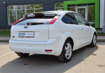 Подержанный автомобиль Ford Focus Hatchback 2007 года (5 фото)