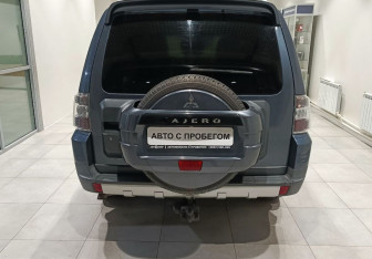 Подержанный автомобиль Mitsubishi Pajero 2008 года (5 фото)