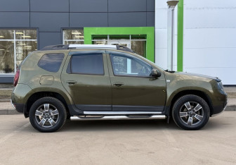 Подержанный автомобиль Renault Duster 2015 года (4 фото)