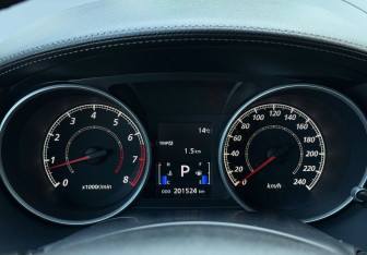 Подержанный автомобиль Mitsubishi Outlander 2010 года (11 фото)