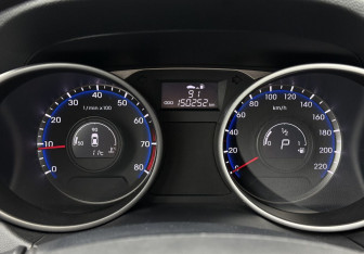 Подержанный автомобиль Hyundai ix35 2012 года (12 фото)
