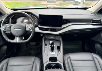 Подержанный автомобиль Haval F7 2023 года (9 фото)