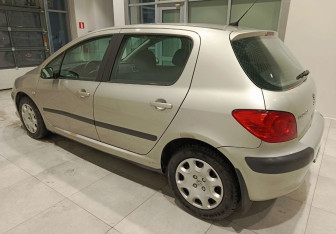 Подержанный автомобиль Peugeot 307 Hatchback 2007 года (5 фото)