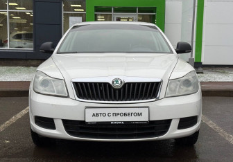 Подержанный автомобиль Skoda Octavia Liftback 2012 года (2 фото)