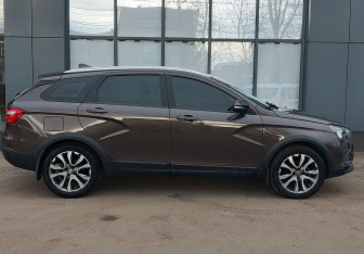 Подержанный автомобиль LADA (ВАЗ) Vesta Wagon 2020 года (8 фото)