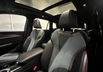 Подержанный автомобиль Geely Monjaro 2024 года (17 фото)