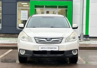 Подержанный автомобиль Subaru Outback Wagon 2011 года (2 фото)