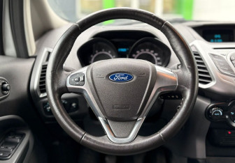 Подержанный автомобиль Ford EcoSport 2016 года (12 фото)