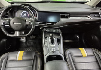 Подержанный автомобиль Haval F7x 2020 года (9 фото)