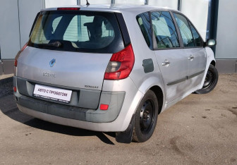 Подержанный автомобиль Renault Scenic 2006 года (5 фото)
