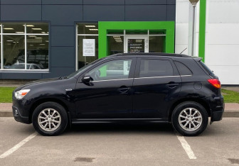 Подержанный автомобиль Mitsubishi ASX 2012 года (7 фото)