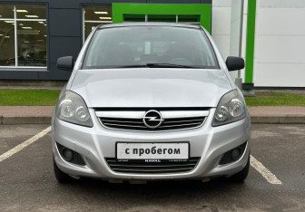 Подержанный автомобиль Opel Zafira Compactvan 2010 года (2 фото)