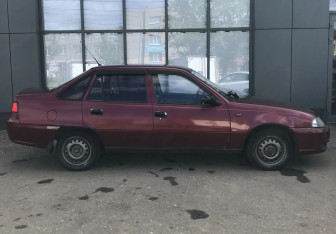 Подержанный автомобиль Daewoo Nexia Sedan 2009 года (4 фото)