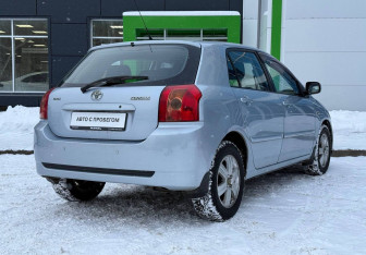 Подержанный автомобиль Toyota Corolla Hatchback 2006 года (5 фото)