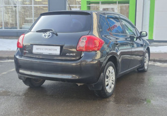 Подержанный автомобиль Toyota Auris Hatchback 2007 года (5 фото)