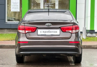 Подержанный автомобиль Kia Rio Sedan 2016 года (6 фото)