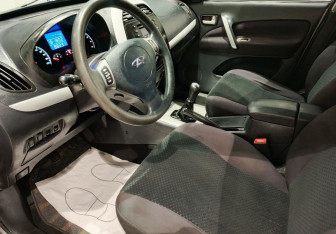 Подержанный автомобиль Chery Tiggo (T11) 2012 года (10 фото)