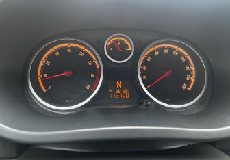 Подержанный автомобиль Opel Corsa 2008 года (13 фото)
