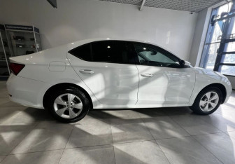 Подержанный автомобиль Skoda Octavia Liftback 2021 года (8 фото)