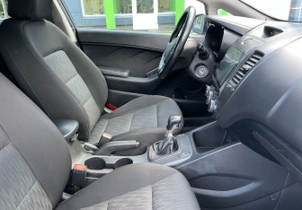 Подержанный автомобиль Kia Cerato Sedan 2014 года (10 фото)