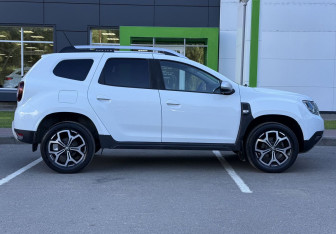 Подержанный автомобиль Renault Duster 2021 года (4 фото)