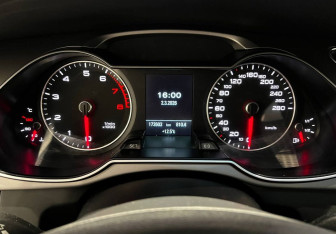 Подержанный автомобиль Audi A4 Sedan 2013 года (13 фото)