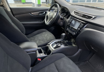 Подержанный автомобиль Nissan X-Trail 2015 года (9 фото)
