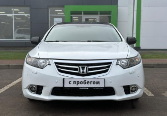 Подержанный автомобиль Honda Accord Sedan 2012 года (2 фото)