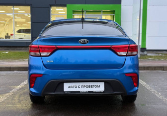 Подержанный автомобиль Kia Rio Sedan 2017 года (6 фото)
