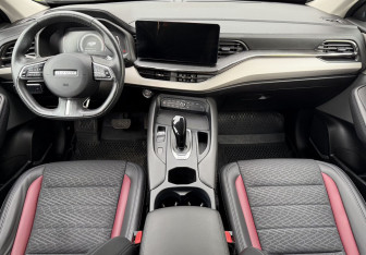Подержанный автомобиль Haval F7 2022 года (9 фото)