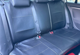 Подержанный автомобиль Volkswagen Jetta Sedan 2009 года (10 фото)