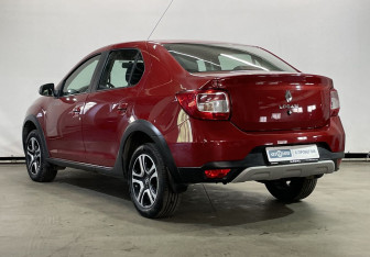 Подержанный автомобиль Renault Logan Sedan 2022 года (7 фото)