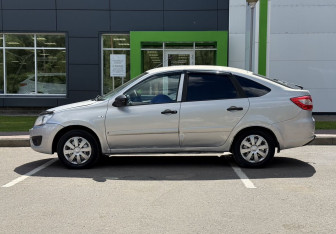 Подержанный автомобиль LADA (ВАЗ) Granta Liftback 2014 года (8 фото)