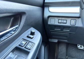 Подержанный автомобиль Subaru XV 2014 года (17 фото)