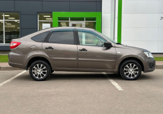 Подержанный автомобиль LADA (ВАЗ) Granta Hatchback 2018 года (4 фото)