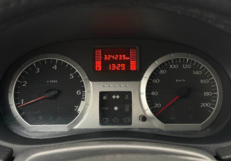 Подержанный автомобиль LADA (ВАЗ) Largus Wagon 2013 года (12 фото)