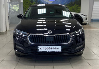 Подержанный автомобиль Skoda Octavia Liftback 2020 года (2 фото)