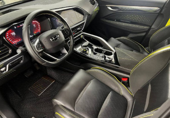 Подержанный автомобиль Geely Tugella 2022 года (10 фото)